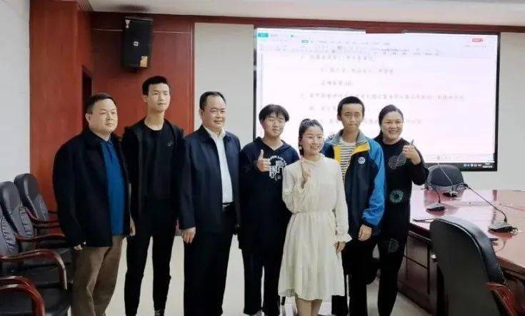 FB体育官方网站- 图卢兹市长视察训练基地，拨款升级青少年培养体系